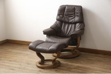 中古　美品　EKORNES(エコーネス)　本革　オットマン付き　ストレスレス レノ クラシック(M)(アームチェア、リクライニングチェア、椅子、一人掛けソファ、1Pソファ)(定価約37万9千円)(R-076090)