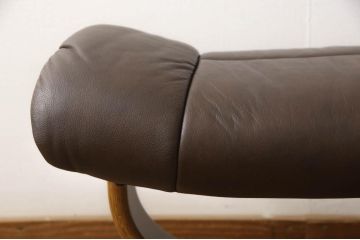 中古　美品　EKORNES(エコーネス)　本革　オットマン付き　ストレスレス レノ クラシック(M)(アームチェア、リクライニングチェア、椅子、一人掛けソファ、1Pソファ)(定価約37万9千円)(R-076090)