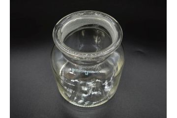 アンティーク雑貨　昭和レトロ　お洒落なインテリアとしても活躍してくれる蓋付きガラス瓶3個セット(キャニスター、硝子、ガラスビン、菓子瓶、フタ付き、MADE IN OCCUPIED JAPAN(占領下の日本製)、オキュパイド ジャパン)(R-076197)