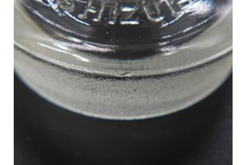 アンティーク雑貨　昭和レトロ　お洒落なインテリアとしても活躍してくれる蓋付きガラス瓶3個セット(キャニスター、硝子、ガラスビン、菓子瓶、フタ付き、MADE IN OCCUPIED JAPAN(占領下の日本製)、オキュパイド ジャパン)(R-076197)