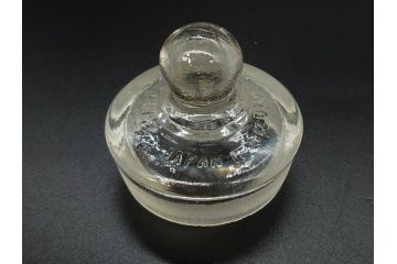 アンティーク雑貨　昭和レトロ　お洒落なインテリアとしても活躍してくれる蓋付きガラス瓶3個セット(キャニスター、硝子、ガラスビン、菓子瓶、フタ付き、MADE IN OCCUPIED JAPAN(占領下の日本製)、オキュパイド ジャパン)(R-076198)