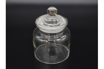 アンティーク雑貨　昭和レトロ　お洒落なインテリアとしても活躍してくれる蓋付きガラス瓶3個セット(キャニスター、硝子、ガラスビン、菓子瓶、フタ付き、MADE IN OCCUPIED JAPAN(占領下の日本製)、オキュパイド ジャパン)(R-076199)
