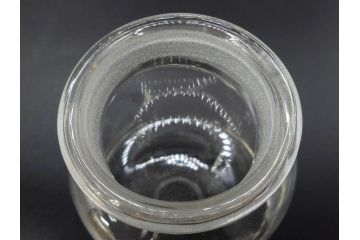 アンティーク雑貨　昭和レトロ　お洒落なインテリアとしても活躍してくれる蓋付きガラス瓶3個セット(キャニスター、硝子、ガラスビン、菓子瓶、フタ付き、MADE IN OCCUPIED JAPAN(占領下の日本製)、オキュパイド ジャパン)(R-076199)