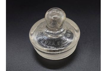 アンティーク雑貨　昭和レトロ　お洒落なインテリアとしても活躍してくれる蓋付きガラス瓶3個セット(キャニスター、硝子、ガラスビン、菓子瓶、フタ付き、MADE IN OCCUPIED JAPAN(占領下の日本製)、オキュパイド ジャパン)(R-076199)
