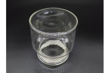 アンティーク雑貨　昭和レトロ　お洒落なインテリアとしても活躍してくれる蓋付きガラス瓶3個セット(キャニスター、硝子、ガラスビン、菓子瓶、フタ付き、MADE IN OCCUPIED JAPAN(占領下の日本製)、オキュパイド ジャパン)(R-076199)