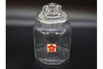 大正〜昭和初期　昭和レトロ　ディスプレイとしてもおすすめな蓋付きガラス瓶2個セット(八角、キャニスター、硝子、ガラスビン、菓子瓶、フタ付き)(R-076200)