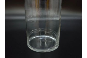 昭和レトロ　昭和初期　色々な使い方が楽しめる蓋付きガラス瓶2個セット(薬瓶、ガラスビン、硝子、メディシンボトル、キャニスター、筒型、フタ付き)(R-076202)