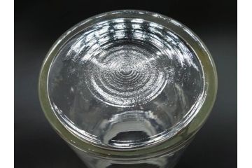 昭和レトロ　昭和初期　色々な使い方が楽しめる蓋付きガラス瓶2個セット(薬瓶、ガラスビン、硝子、メディシンボトル、キャニスター、筒型、フタ付き)(R-076202)