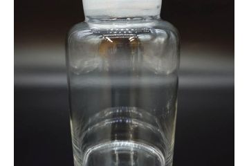 昭和レトロ　昭和初期　色々な使い方が楽しめる蓋付きガラス瓶2個セット(薬瓶、ガラスビン、硝子、メディシンボトル、キャニスター、筒型、フタ付き)(R-076202)