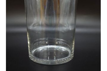 昭和レトロ　昭和初期　色々な使い方が楽しめる蓋付きガラス瓶2個セット(薬瓶、ガラスビン、硝子、メディシンボトル、キャニスター、筒型、フタ付き)(R-076202)