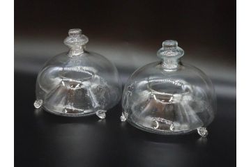 大正〜昭和初期　蓋付き　ノスタルジックな雰囲気を演出するハエ取り瓶2個セット(蠅、蝿、ハエトリ器、ガラス、硝子、フタ付き)(R-076203)