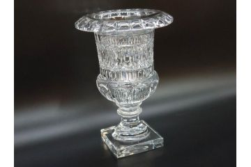 希少　フランス　Baccarat　バカラ　限定150個　57/150　高さ約31cm　気品漂う洗練されたデザインが目を惹く花瓶(フラワーベース、花器、花入、フルレッドクリスタルガラス、ケース付き)(R-076205)