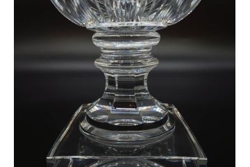 希少　フランス　Baccarat　バカラ　限定150個　57/150　高さ約31cm　気品漂う洗練されたデザインが目を惹く花瓶(フラワーベース、花器、花入、フルレッドクリスタルガラス、ケース付き)(R-076205)