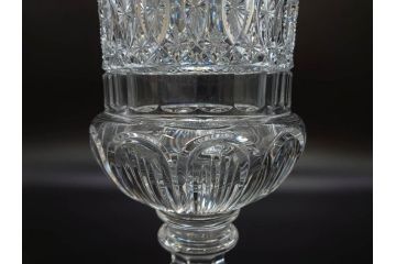 希少　フランス　Baccarat　バカラ　限定150個　57/150　高さ約31cm　気品漂う洗練されたデザインが目を惹く花瓶(フラワーベース、花器、花入、フルレッドクリスタルガラス、ケース付き)(R-076205)