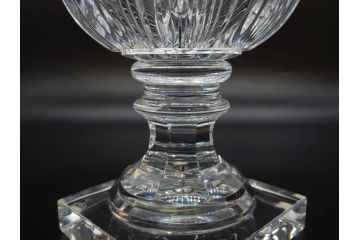 希少　フランス　Baccarat　バカラ　限定150個　57/150　高さ約31cm　気品漂う洗練されたデザインが目を惹く花瓶(フラワーベース、花器、花入、フルレッドクリスタルガラス、ケース付き)(R-076205)