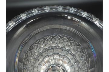 希少　フランス　Baccarat　バカラ　限定150個　57/150　高さ約31cm　気品漂う洗練されたデザインが目を惹く花瓶(フラワーベース、花器、花入、フルレッドクリスタルガラス、ケース付き)(R-076205)