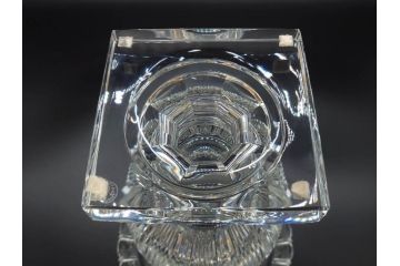 希少　フランス　Baccarat　バカラ　限定150個　57/150　高さ約31cm　気品漂う洗練されたデザインが目を惹く花瓶(フラワーベース、花器、花入、フルレッドクリスタルガラス、ケース付き)(R-076205)