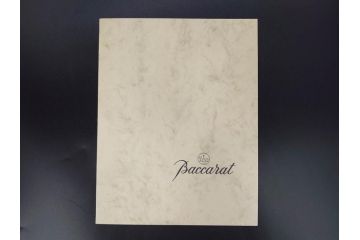 希少　フランス　Baccarat　バカラ　限定150個　57/150　高さ約31cm　気品漂う洗練されたデザインが目を惹く花瓶(フラワーベース、花器、花入、フルレッドクリスタルガラス、ケース付き)(R-076205)