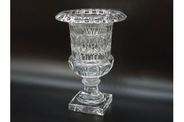 希少　フランス　Baccarat　バカラ　限定150個　100/150　高さ約31cm　気品漂う洗練されたデザインが目を惹く花瓶(フラワーベース、花器、花入、フルレッドクリスタルガラス、ケース付き)(R-076206)