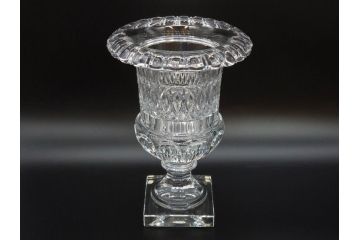 希少　フランス　Baccarat　バカラ　限定150個　100/150　高さ約31cm　気品漂う洗練されたデザインが目を惹く花瓶(フラワーベース、花器、花入、フルレッドクリスタルガラス、ケース付き)(R-076206)