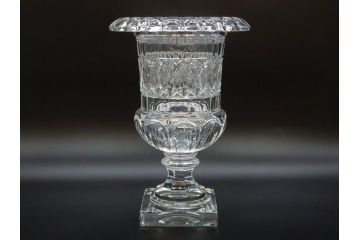 希少　フランス　Baccarat　バカラ　限定150個　100/150　高さ約31cm　気品漂う洗練されたデザインが目を惹く花瓶(フラワーベース、花器、花入、フルレッドクリスタルガラス、ケース付き)(R-076206)