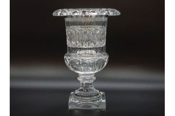 希少　フランス　Baccarat　バカラ　限定150個　100/150　高さ約31cm　気品漂う洗練されたデザインが目を惹く花瓶(フラワーベース、花器、花入、フルレッドクリスタルガラス、ケース付き)(R-076206)