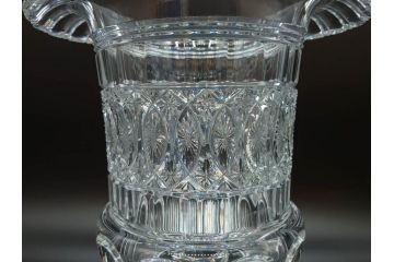 希少　フランス　Baccarat　バカラ　限定150個　100/150　高さ約31cm　気品漂う洗練されたデザインが目を惹く花瓶(フラワーベース、花器、花入、フルレッドクリスタルガラス、ケース付き)(R-076206)