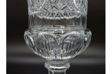 希少　フランス　Baccarat　バカラ　限定150個　100/150　高さ約31cm　気品漂う洗練されたデザインが目を惹く花瓶(フラワーベース、花器、花入、フルレッドクリスタルガラス、ケース付き)(R-076206)