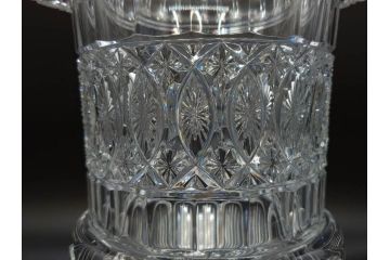 希少　フランス　Baccarat　バカラ　限定150個　100/150　高さ約31cm　気品漂う洗練されたデザインが目を惹く花瓶(フラワーベース、花器、花入、フルレッドクリスタルガラス、ケース付き)(R-076206)