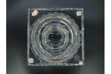 希少　フランス　Baccarat　バカラ　限定150個　100/150　高さ約31cm　気品漂う洗練されたデザインが目を惹く花瓶(フラワーベース、花器、花入、フルレッドクリスタルガラス、ケース付き)(R-076206)