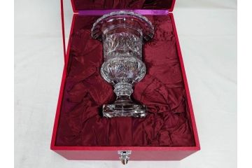 希少　フランス　Baccarat　バカラ　限定150個　100/150　高さ約31cm　気品漂う洗練されたデザインが目を惹く花瓶(フラワーベース、花器、花入、フルレッドクリスタルガラス、ケース付き)(R-076206)