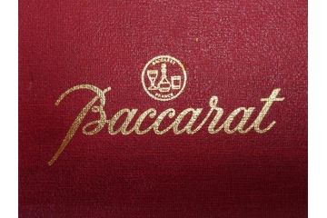 希少　フランス　Baccarat　バカラ　限定150個　100/150　高さ約31cm　気品漂う洗練されたデザインが目を惹く花瓶(フラワーベース、花器、花入、フルレッドクリスタルガラス、ケース付き)(R-076206)