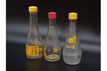 昭和レトロ　キッコーマン　ヒゲタしょうゆ　ソース　どこか懐かしさを感じる調味料入れ3点セット(醤油瓶、しょうゆ差し、キッコちゃん、ガラスビン、硝子)(R-076207)