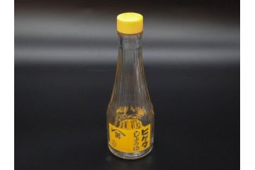 昭和レトロ　キッコーマン　ヒゲタしょうゆ　ソース　どこか懐かしさを感じる調味料入れ3点セット(醤油瓶、しょうゆ差し、キッコちゃん、ガラスビン、硝子)(R-076207)