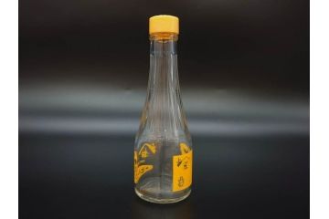昭和レトロ　キッコーマン　ヒゲタしょうゆ　ソース　どこか懐かしさを感じる調味料入れ3点セット(醤油瓶、しょうゆ差し、キッコちゃん、ガラスビン、硝子)(R-076207)