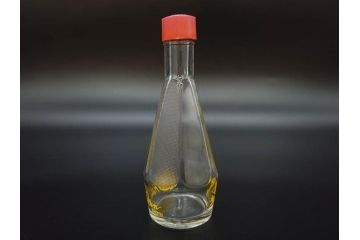 昭和レトロ　キッコーマン　ヒゲタしょうゆ　ソース　どこか懐かしさを感じる調味料入れ3点セット(醤油瓶、しょうゆ差し、キッコちゃん、ガラスビン、硝子)(R-076207)