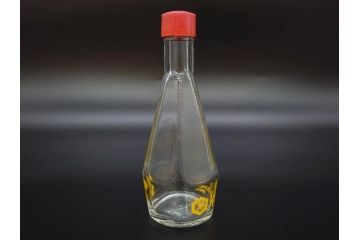 昭和レトロ　キッコーマン　ヒゲタしょうゆ　ソース　どこか懐かしさを感じる調味料入れ3点セット(醤油瓶、しょうゆ差し、キッコちゃん、ガラスビン、硝子)(R-076207)
