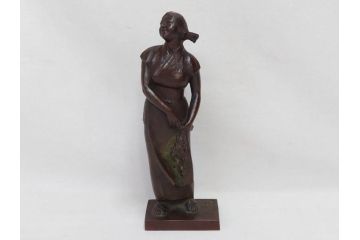 彫刻家　横江嘉純　農婦　柔らかな表情が素敵なブロンズ像(女性像、オブジェ、置物、共箱付き)(R-076208)
