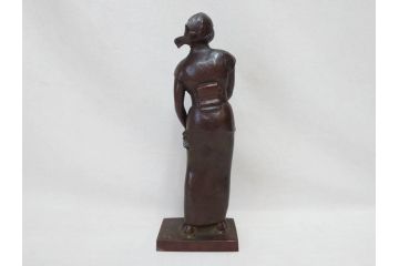 彫刻家　横江嘉純　農婦　柔らかな表情が素敵なブロンズ像(女性像、オブジェ、置物、共箱付き)(R-076208)