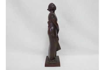 彫刻家　横江嘉純　農婦　柔らかな表情が素敵なブロンズ像(女性像、オブジェ、置物、共箱付き)(R-076208)