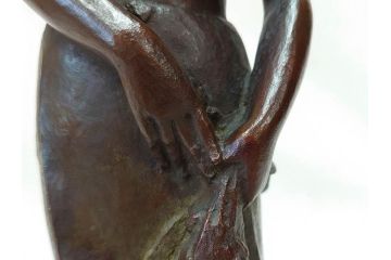 彫刻家　横江嘉純　農婦　柔らかな表情が素敵なブロンズ像(女性像、オブジェ、置物、共箱付き)(R-076208)