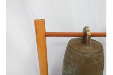芸術院会員　人間国宝　香取正彦　「福寿無量」　喚鐘(梵鐘、鐘架、撞木、台付き、共箱付き)(R-076209)