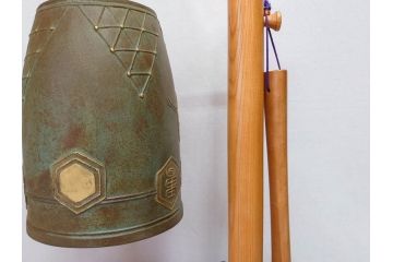 芸術院会員　人間国宝　香取正彦　「福寿無量」　喚鐘(梵鐘、鐘架、撞木、台付き、共箱付き)(R-076209)