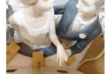 限定　未使用　未開封　スペイン　リヤドロ　LLADRO　愛の誓い　UNA PROMESA DE AMOR A VOW OF LOVE　1869　フィギュリン(結婚、ウェディングドレス、タキシード、陶器人形、置物、オブジェ、箱付き)(R-076213)
