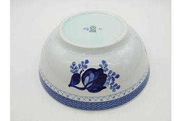 デンマーク　ROYAL COPENHAGEN(ロイヤルコペンハーゲン)　FAJANCE　トランクェーバー　ブルーフラワープレイン　リーフディッシュプレート　ボウル　丁寧に絵付けされた花たちが上品な雰囲気を醸し出す洋食器3点セット(スクエア型、サラダ、深皿、ファイアンス焼き)(R-076216)