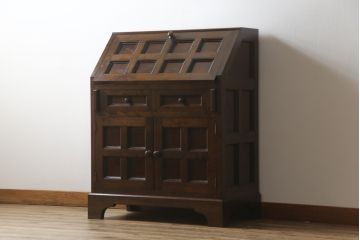 中古　松本民芸家具　希少モデル　格子模様が特徴的なK型ライティングビューロー(ワークデスク、簿記机、収納棚、戸棚、在宅用、在宅ワーク用)(R-076217)