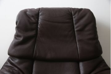中古　美品　EKORNES(エコーネス)　本革　オットマン付き　ストレスレス レノ クラシック(S)(アームチェア、リクライニングチェア、椅子、一人掛けソファ、1Pソファ)(定価約38万円)(R-076223)