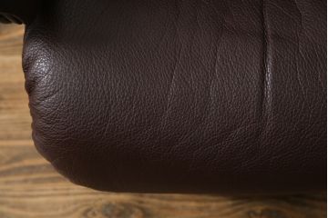 中古　美品　EKORNES(エコーネス)　本革　オットマン付き　ストレスレス レノ クラシック(S)(アームチェア、リクライニングチェア、椅子、一人掛けソファ、1Pソファ)(定価約38万円)(R-076223)