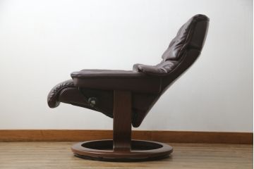 中古　美品　EKORNES(エコーネス)　本革　オットマン付き　ストレスレス レノ クラシック(S)(アームチェア、リクライニングチェア、椅子、一人掛けソファ、1Pソファ)(定価約38万円)(R-076223)