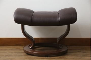 中古　美品　EKORNES(エコーネス)　本革　オットマン付き　ストレスレス レノ クラシック(S)(アームチェア、リクライニングチェア、椅子、一人掛けソファ、1Pソファ)(定価約38万円)(R-076223)